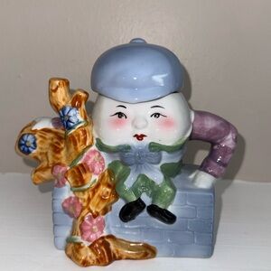 Humpty Dumpty teapot ceramic decorative collectible vintage Feitx nursery rhyme
